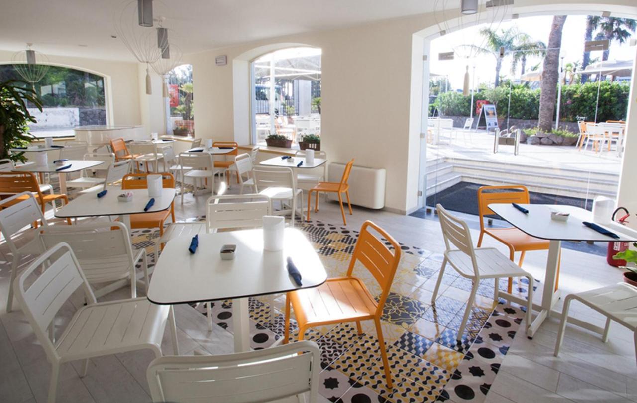 Les Sables Noirs & Hotel 4*