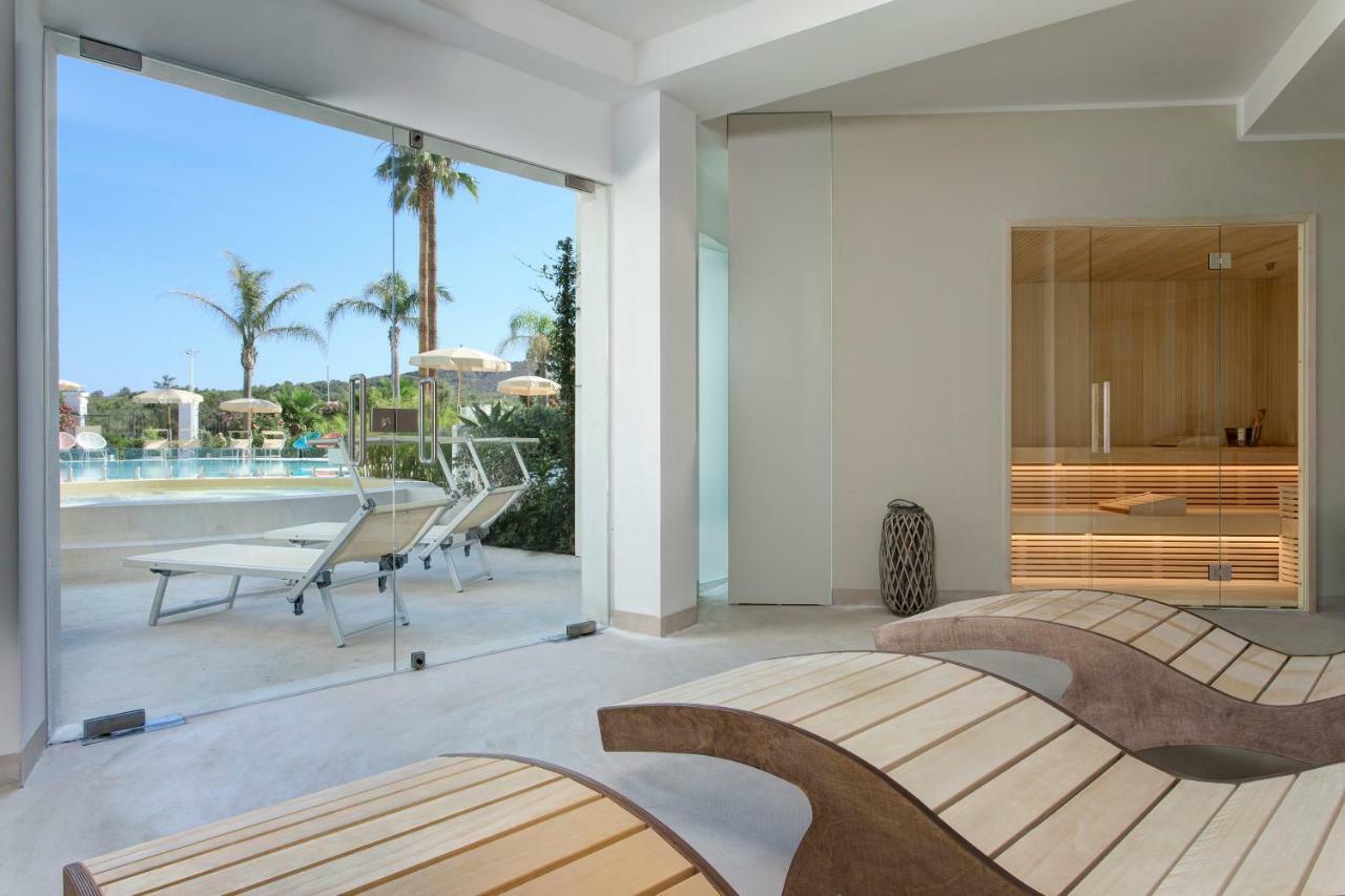 Hotel Les Sables Noirs & 4*