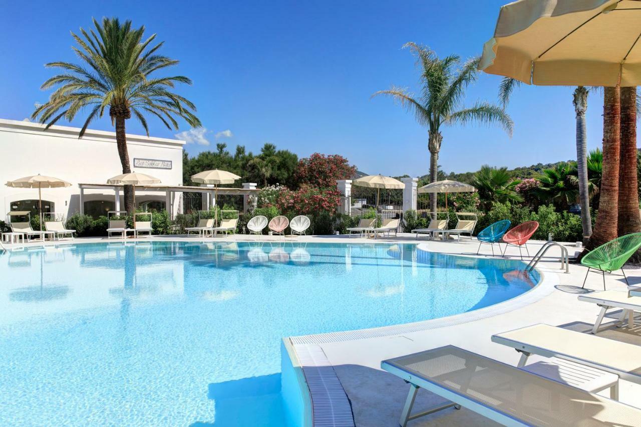 Les Sables Noirs & Hotel 4*
