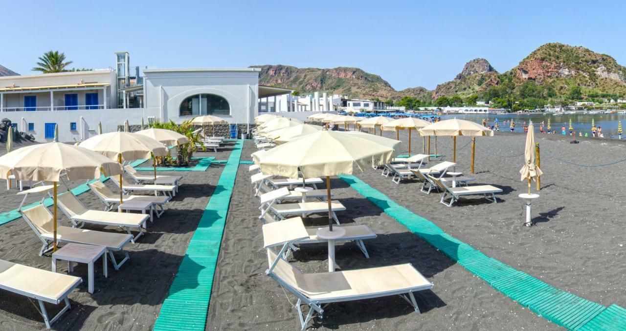 Les Sables Noirs & Hotel 4*